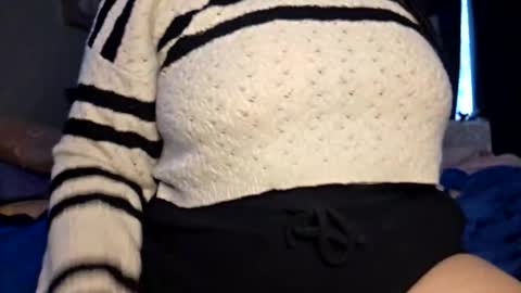 brkenprincess81 online show from February 26, 12:09 am