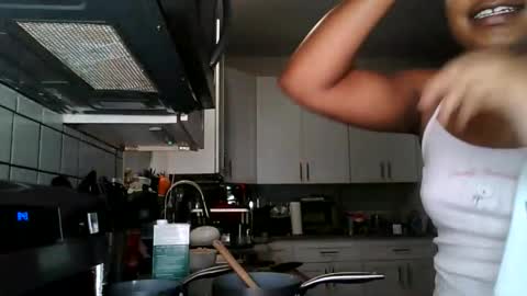 Brownsuagrcutie online show from December 18, 1:43 am