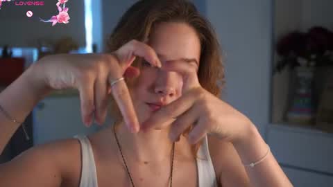Tess online show from June 19, 2:53 pm