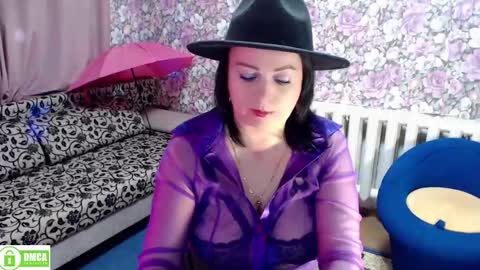 Julia online show from January 30, 9:36 pm