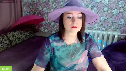 Julia online show from May 13, 9:42 pm