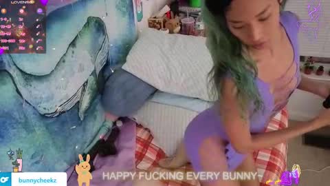 Tokki  bunny  online show from November 20, 9:21 am