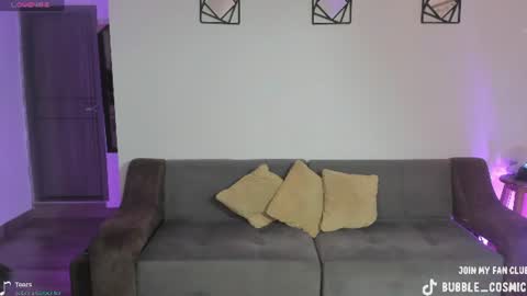 Im Val Welcome to my room My instagram Bubble cosmic online show from July 11, 2:11 am