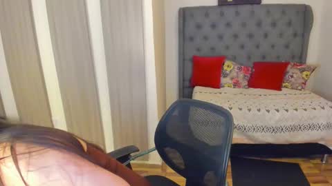 caitlingomez0 online show from February 23, 9:09 am