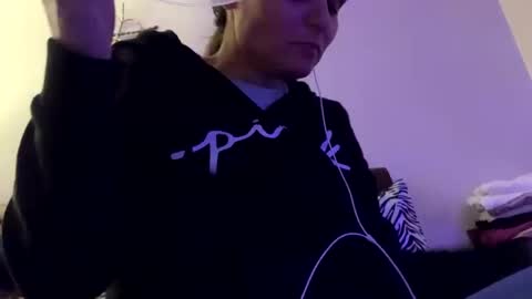 calishop1 online show from October 7, 2:38 am