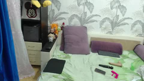 CamDiva1 online show from September 12, 1:39 am