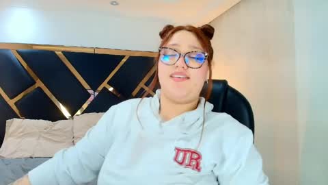 Camila Osorio online show from May 29, 2:09 am