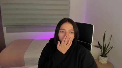  C A M I  online show from March 4, 8:15 pm