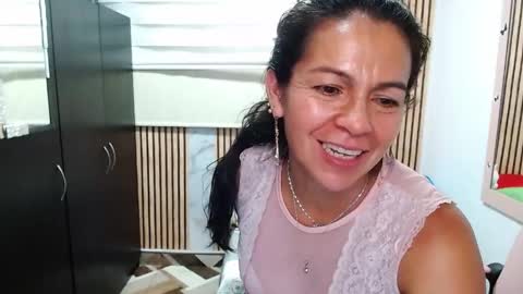 Camila Vargas online show from May 16, 12:35 am