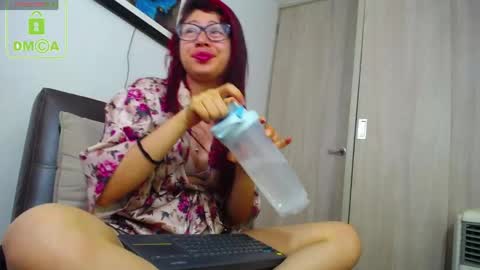 Camilita Echeverri online show from May 22, 3:32 pm