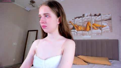 Camilla online show from April 6, 1:16 am