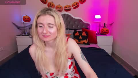 camilladreamer online show from October 25, 5:09 pm