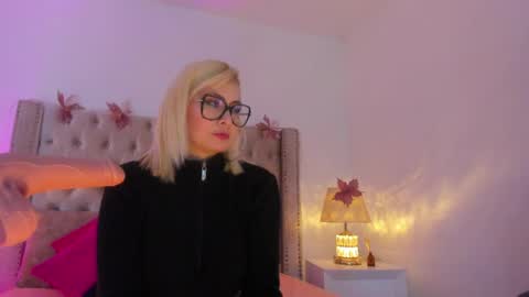 Candie  online show from May 30, 5:21 pm