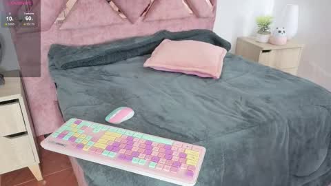 Im ChloeJoin The Fan Club online show from March 5, 5:14 am