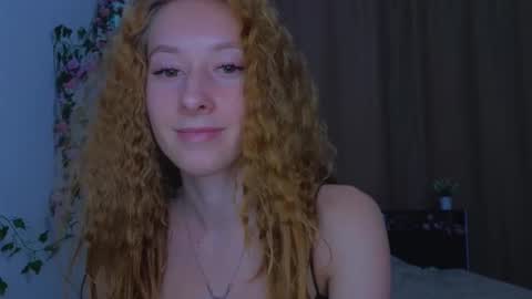 candy_flosse online show from October 7, 10:30 am