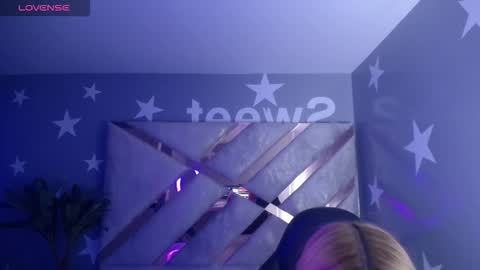 candy_kush_a online show from February 4, 3:20 am