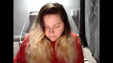 Laura online show from May 30, 9:33 pm