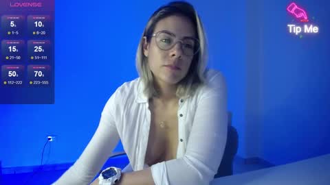 Candy Dowson online show from February 7, 11:12 am