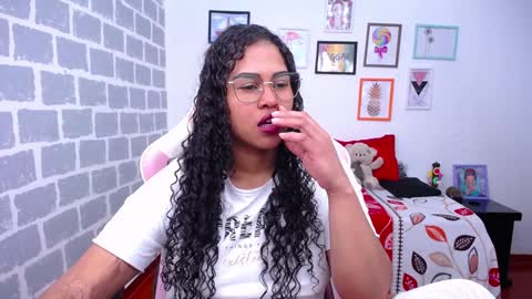 Karen online show from January 8, 6:20 pm