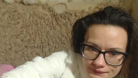 say meow and send tips  online show from December 27, 1:32 am