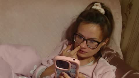 say meow and send tip  online show from October 3, 6:46 pm