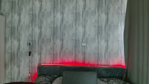 candymini online show from March 25, 9:34 am