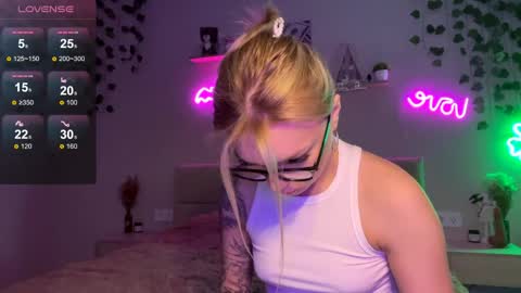 Candy online show from May 26, 7:18 am