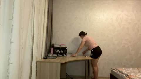 May online show from March 26, 6:20 pm