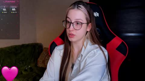 caramel_95 online show from March 24, 8:14 pm