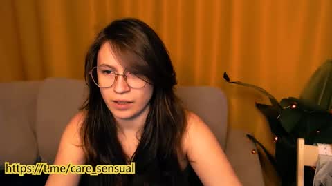 Mary online show from December 6, 3:22 pm