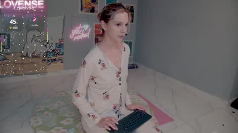 NONA    follow online show from September 10, 8:14 am