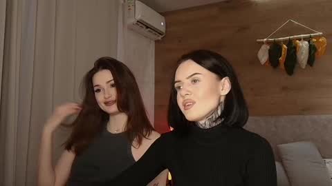 caressyourself online show from February 27, 8:17 am