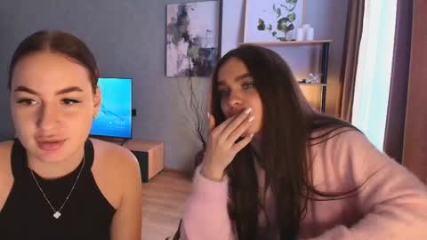 caressyourself online show from November 27, 7:44 am