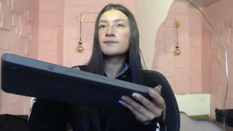 Carito online show from November 15, 3:40 am