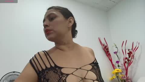 carlaantonellii online show from May 14, 8:36 pm