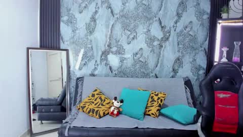 Carlota online show from December 5, 7:59 pm