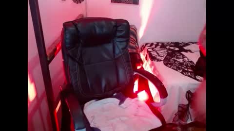 CARMILLA ROSS online show from January 12, 1:48 pm