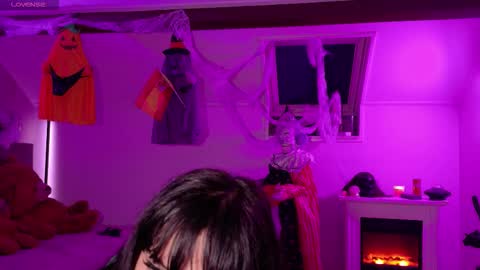 CarolaK online show from October 28, 6:57 pm