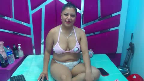 carolina suarez online show from March 2, 5:08 am