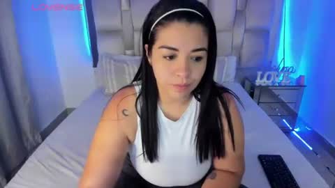 caroline online show from February 25, 1:30 am