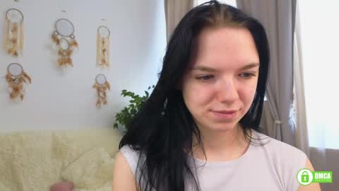 Mary and Carol online show from March 27, 9:32 am