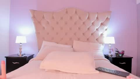 Caroline online show from September 12, 11:34 pm