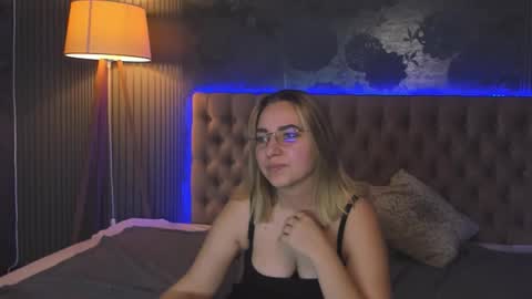 CarollFlexx online show from November 15, 7:42 am