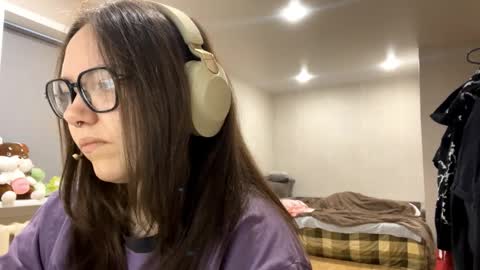 Emilia online show from December 20, 3:21 am