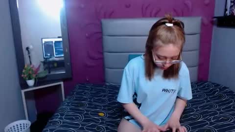 casandraroberthrs707 online show from March 26, 8:43 pm