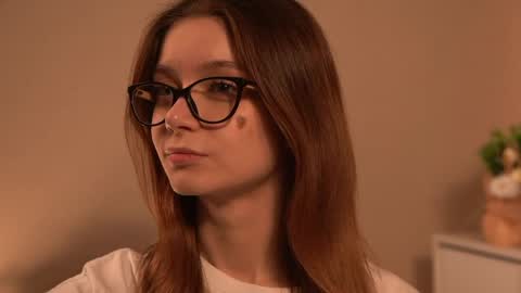 Cassie online show from April 10, 3:40 pm