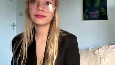 Olivia online show from April 23, 6:21 am