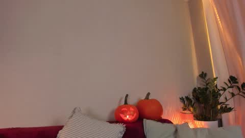  cassandra  online show from October 29, 3:04 pm