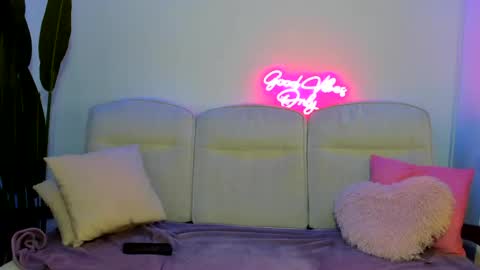 cassy_foxy online show from April 20, 6:05 am