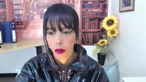 Queen Catalella online show from October 30, 3:31 am